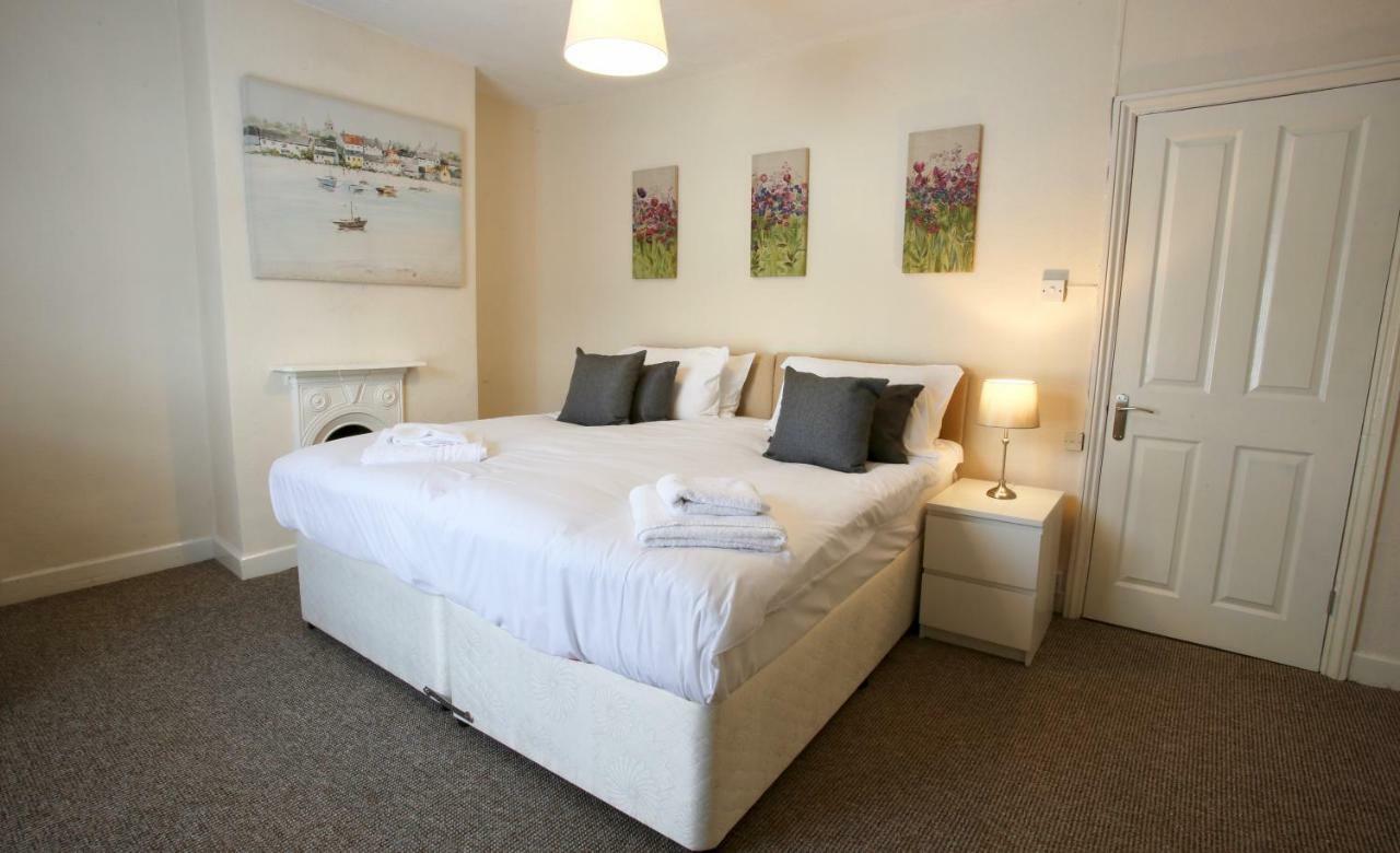Villa Free Parking, Cosy House In The Center Of Taunton! Sleeps 6 People! Extérieur photo